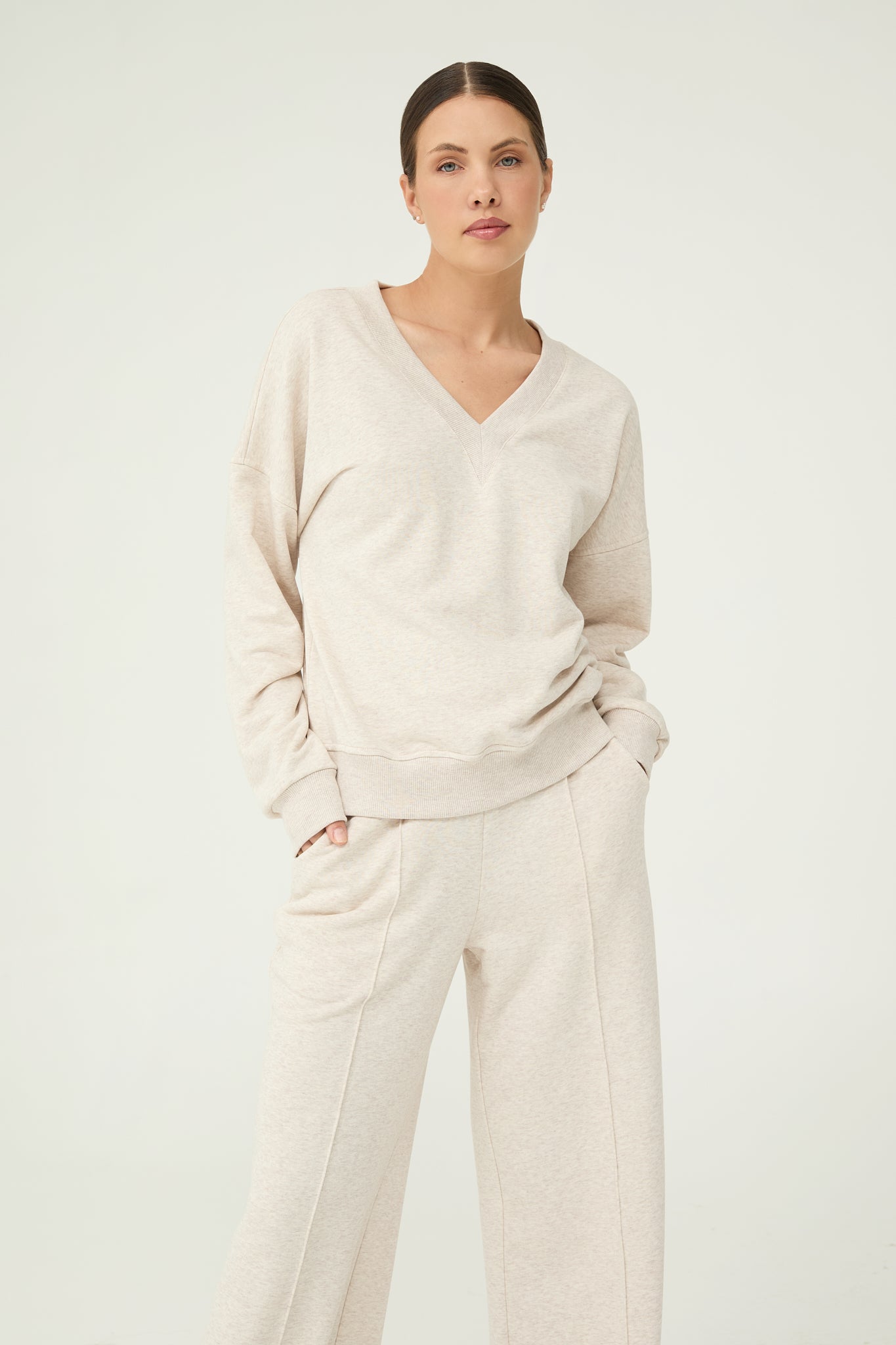 Laisvalaikio kostiumas - smėlio spalvos