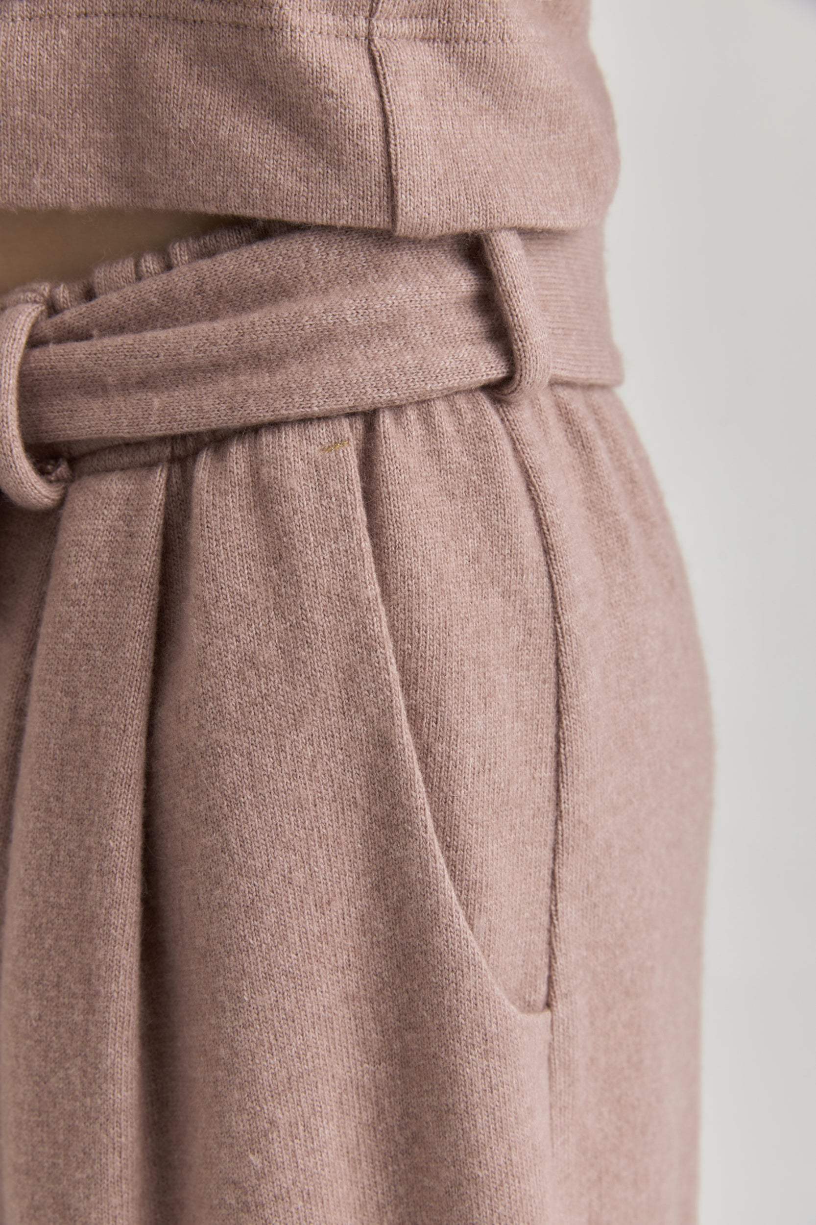 Laisvalaikio kostiumas - pelenų rožinės spalvos