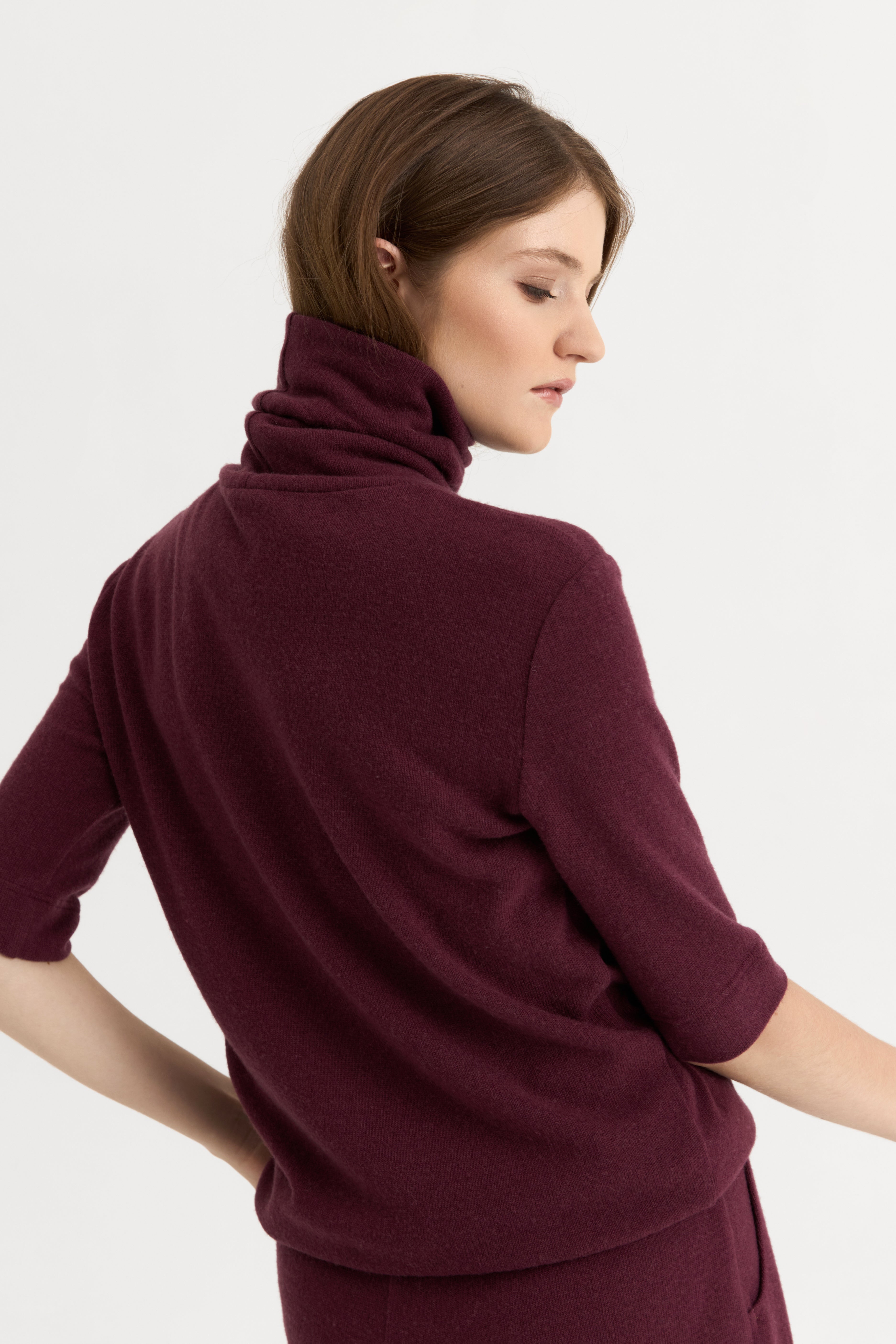 Laisvalaikio kostiumas - burgundiškos spalvos