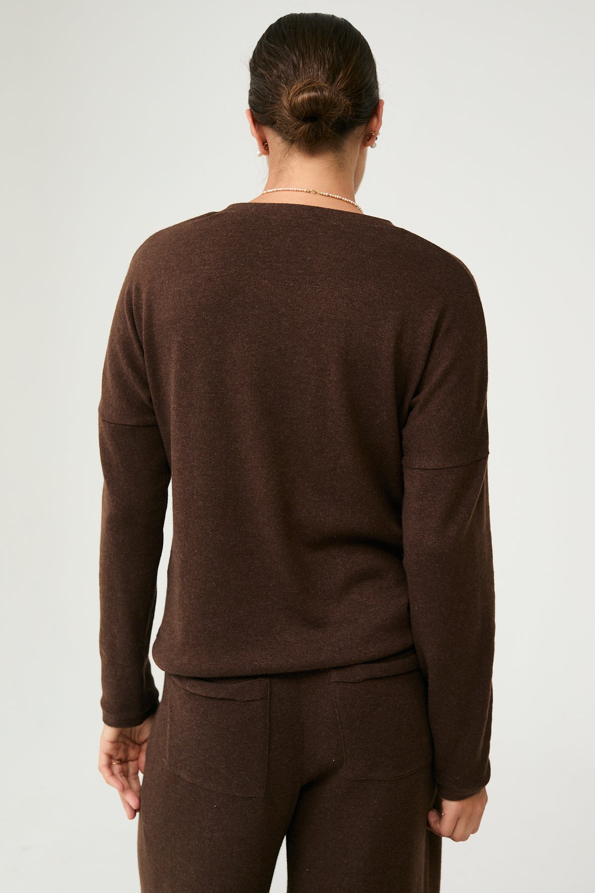 WHO’SHE riboto leidimo megztas kostiumas „Spero“ + „Lumen“