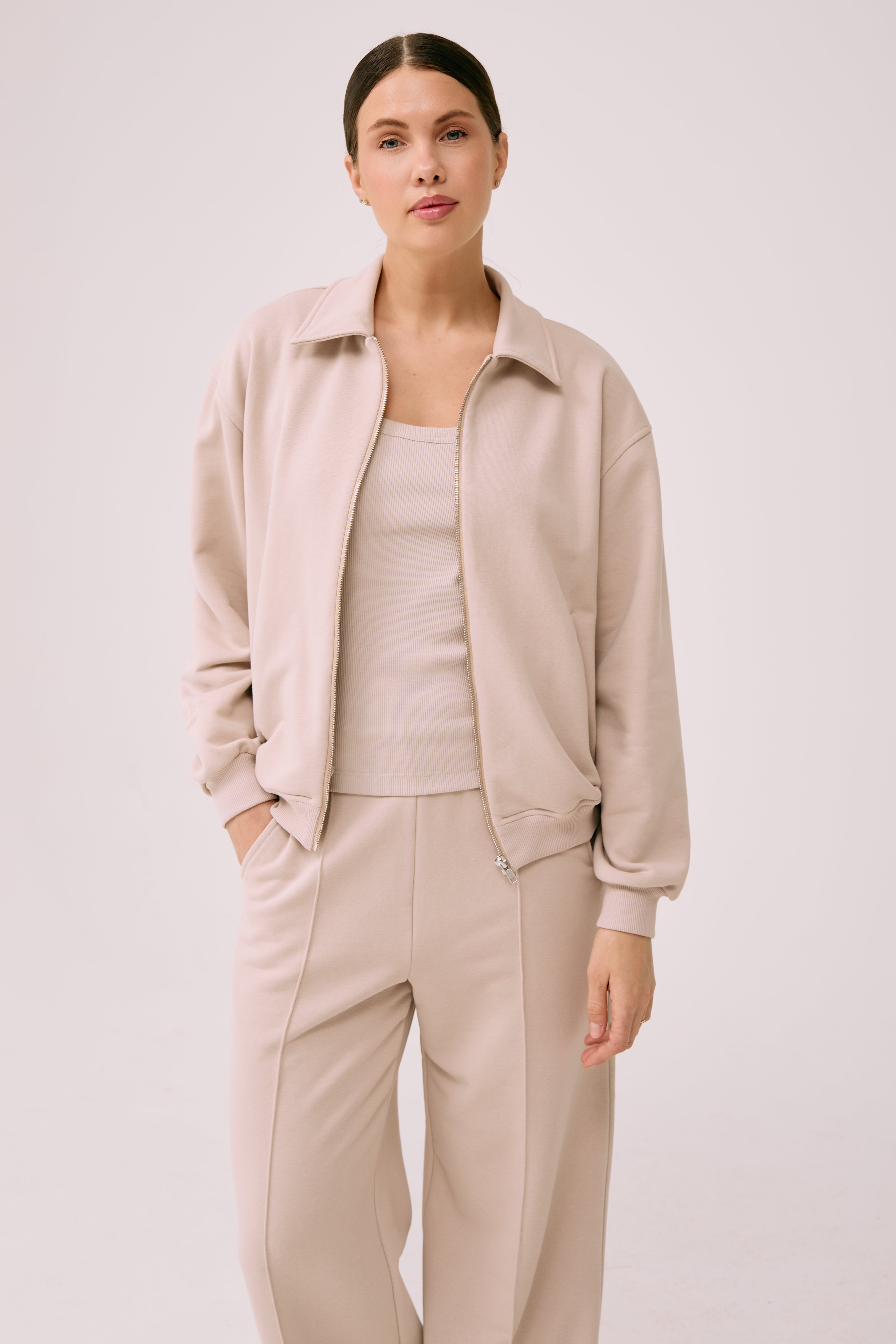 Bomberis "Solum" - kreminės spalvos