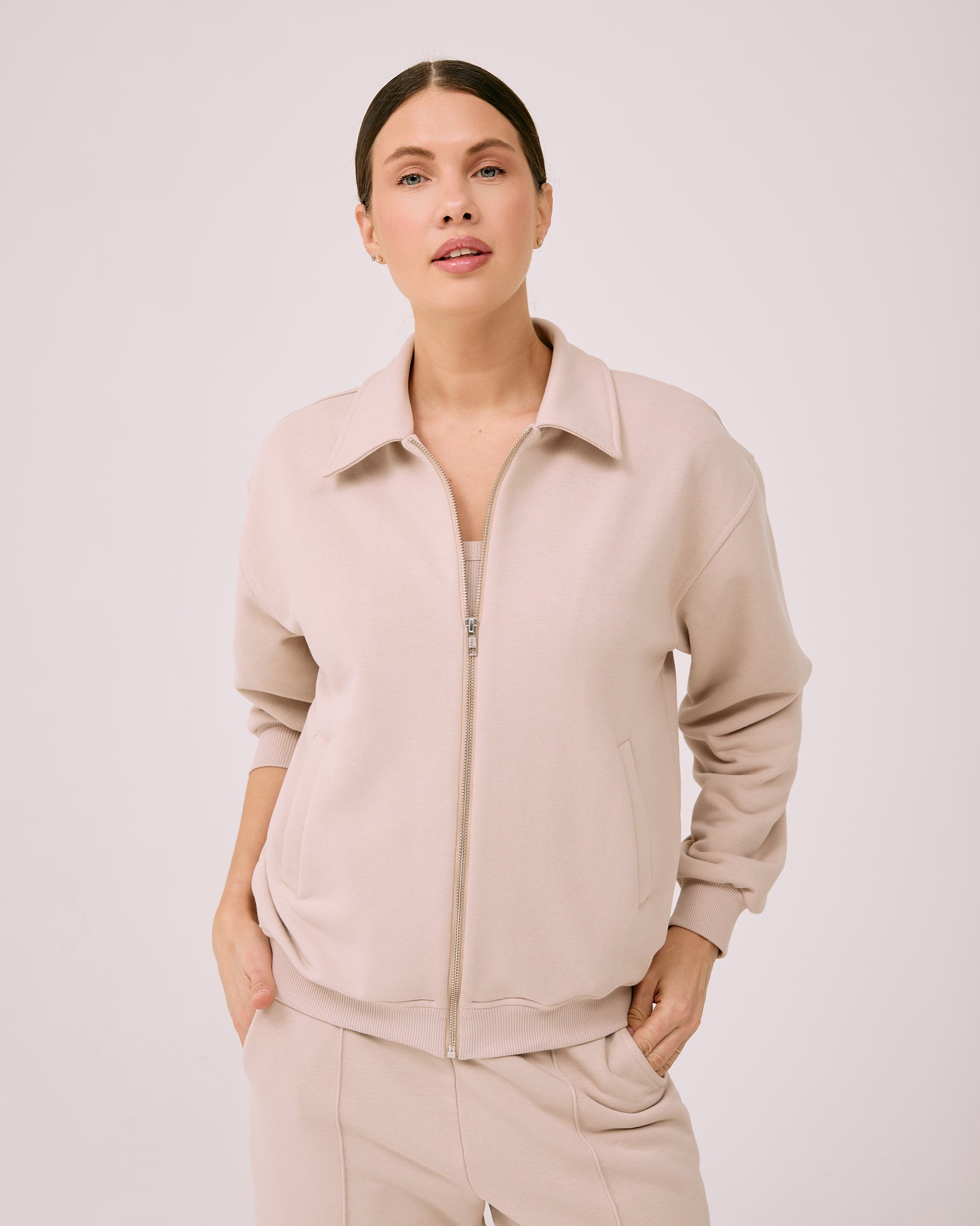 Bomberis "Solum" - kreminės spalvos